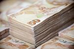 Turkey Lifts Bank-Funding Cost as Lira Drops to All-Time Low