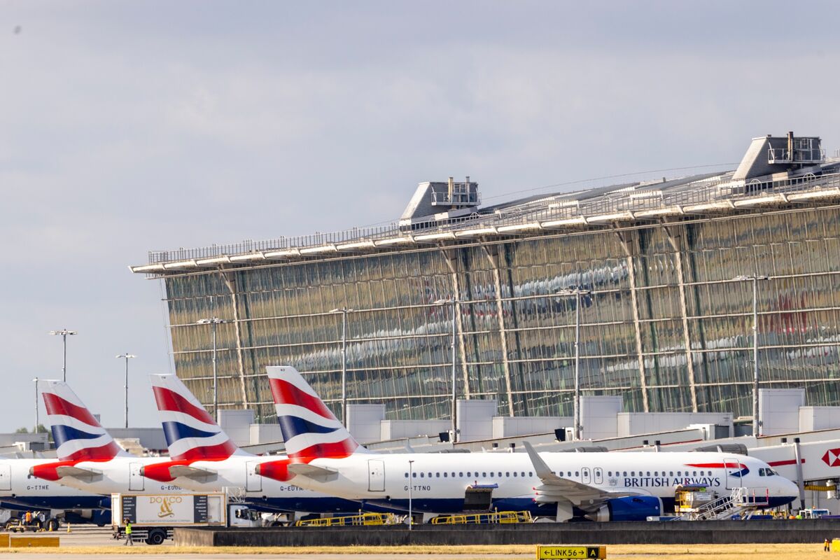 Why Cleaner Jet Fuel Is Taking Off in Europe Faster Than in the US