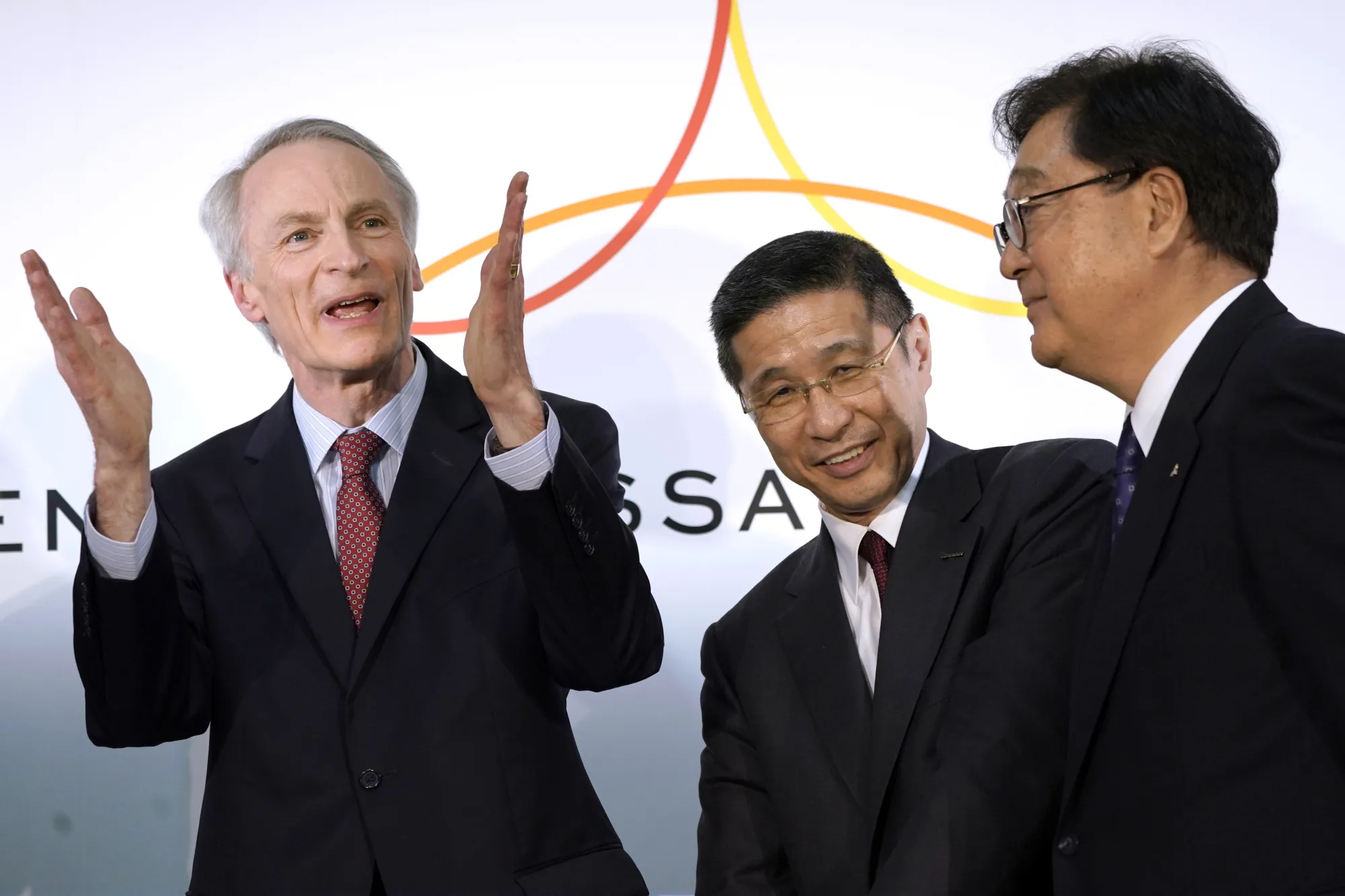 Jean-Dominique Senard, left, with Nissan CEO Hiroto Saikawa, and Mitsubishi CEO Osamu Masuko, on March 12.