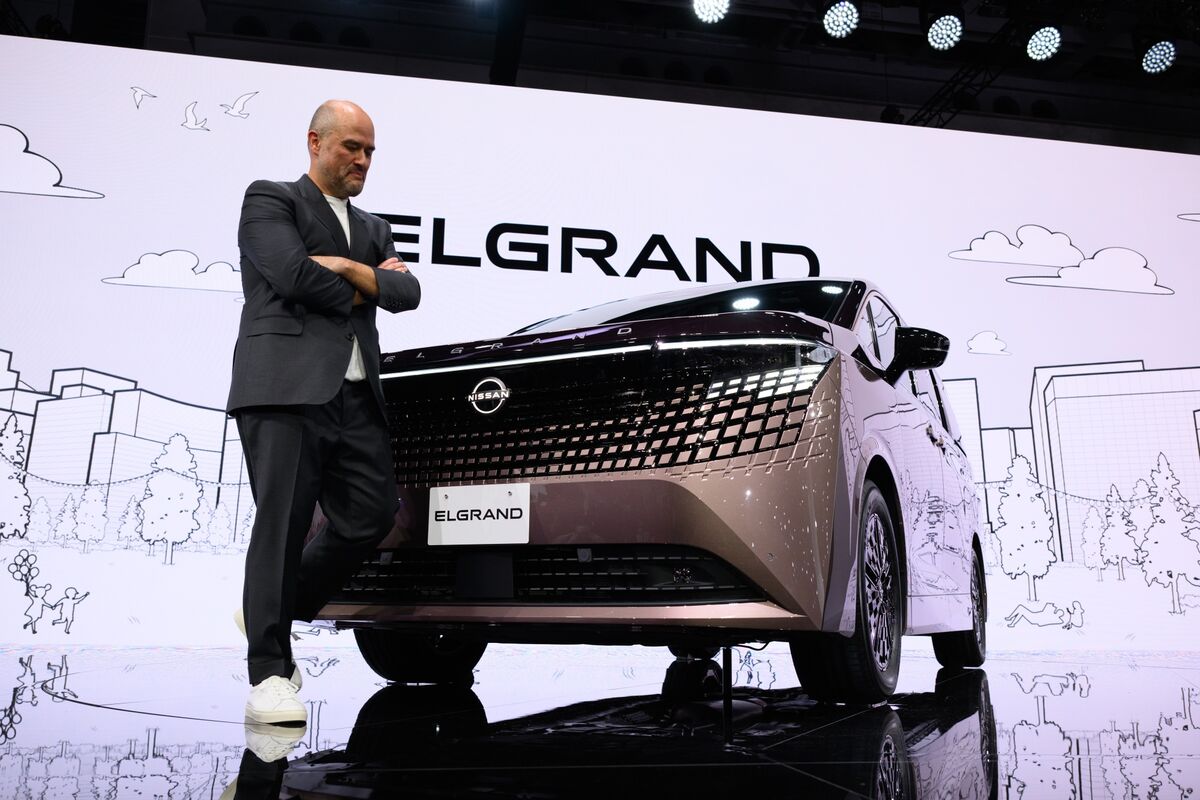 ブルームバーグのニュース記事「EV一色が様変わり、モビリティショーの展示が映す自動車業界の現在地」の画像