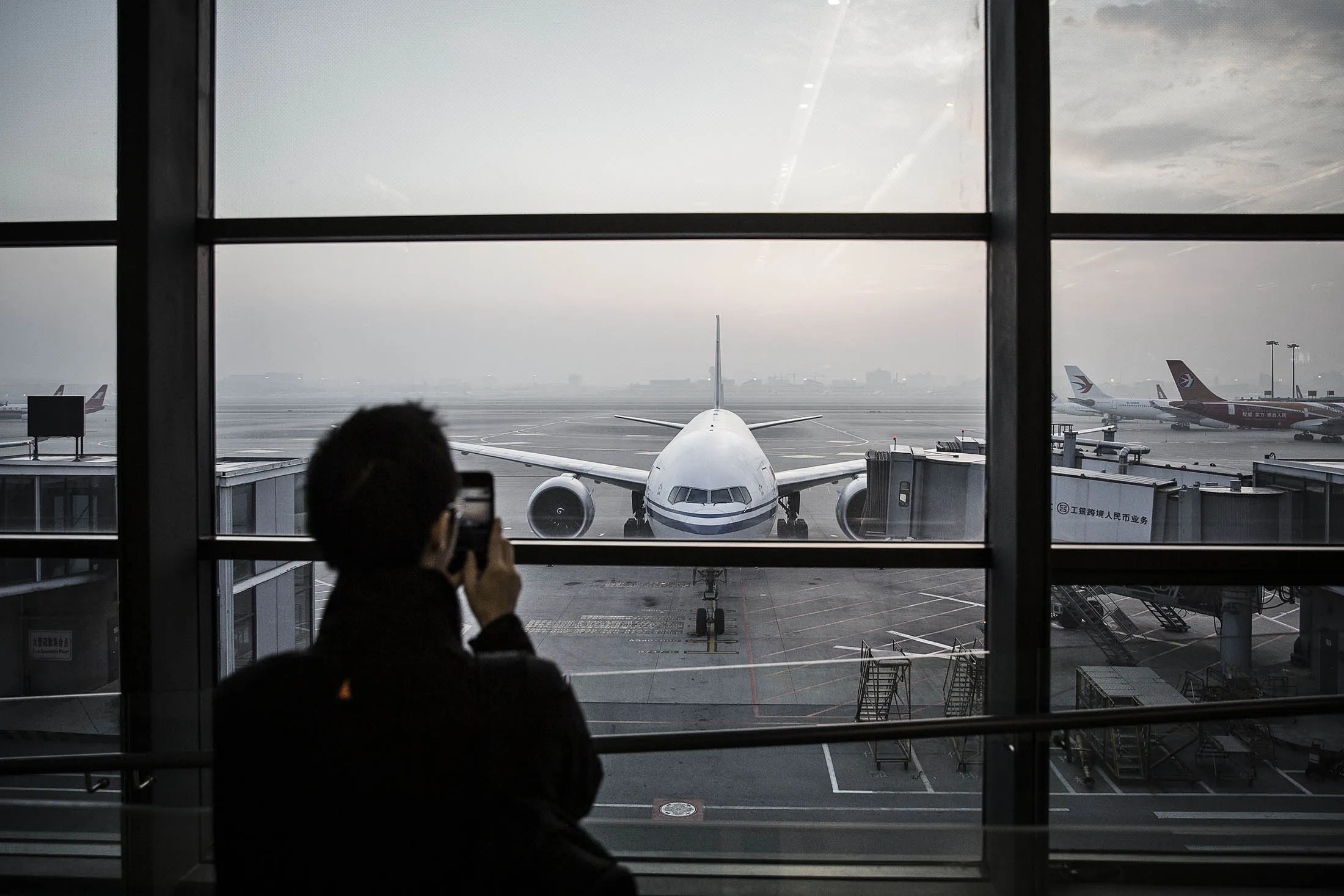 1481585587_china airport airplane lede