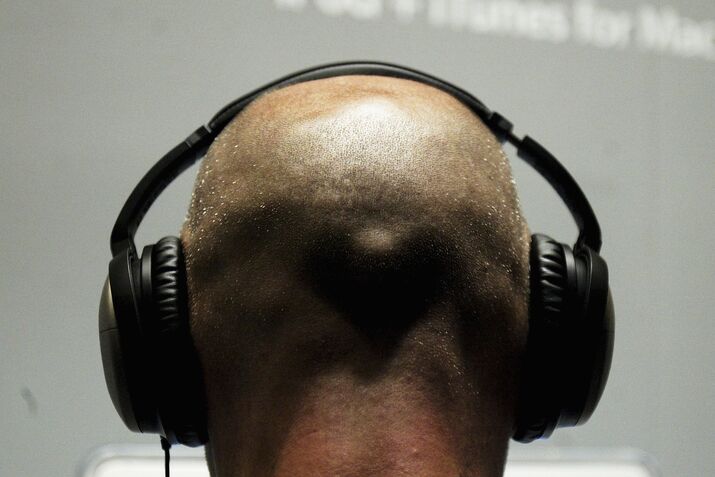 Apple Launch iTunes Music Store In London