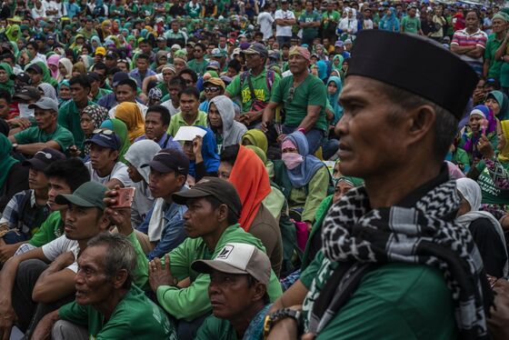 Philippines' Muslim Minority Votes for Greater Autonomy