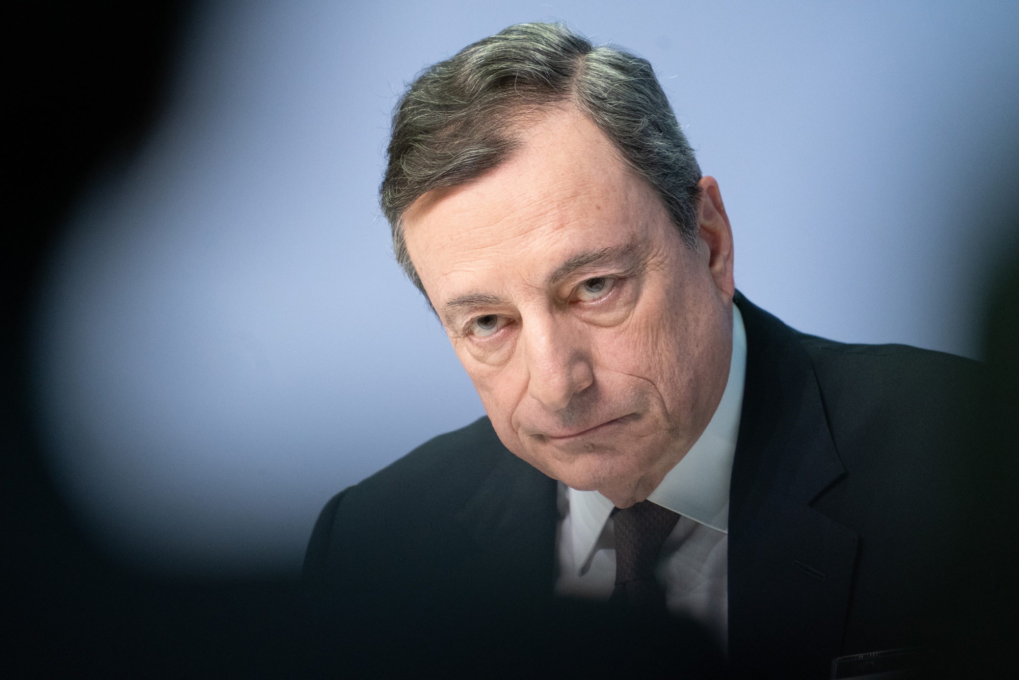イタリア次期首相、ドラギ前ECB総裁か－コンテ氏連立工作失敗 - Bloomberg
