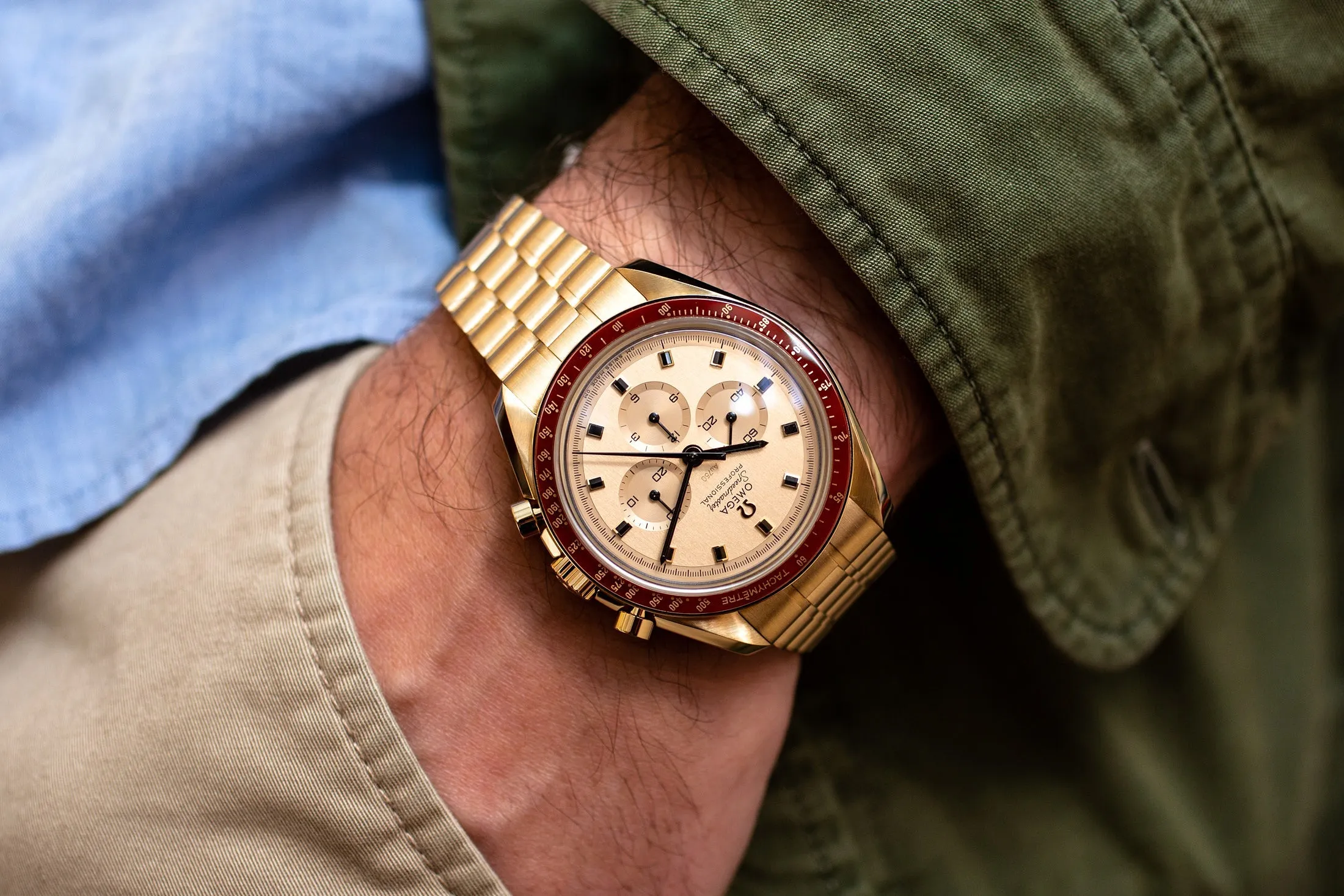 Omega speedmaster apollo 11 gold hotsell