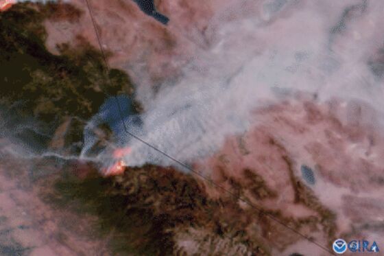 Lake Tahoe Fire Threat Grows as High Winds Fan Flames