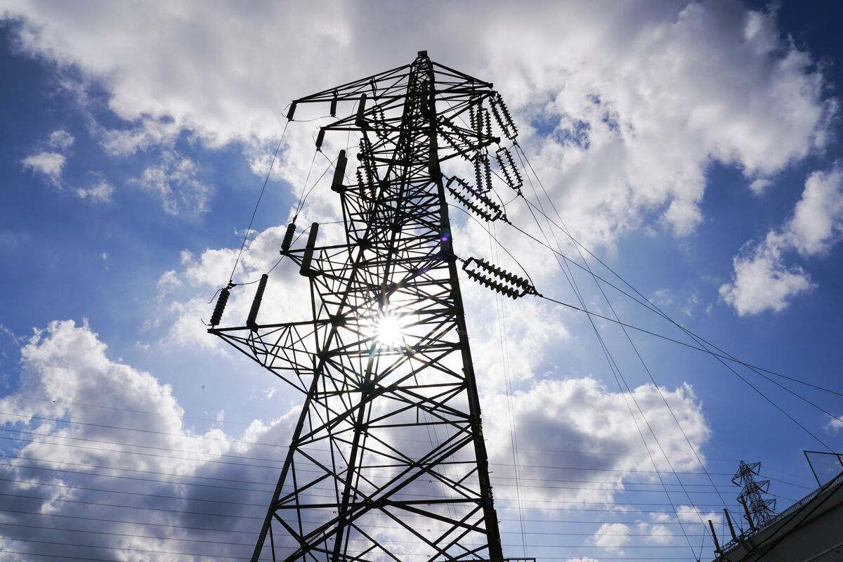 bloomberg.com - Yusuke Maekawa - Japan's Power Prices Hit Six-Week High on Heat Wave, Gas Crunch