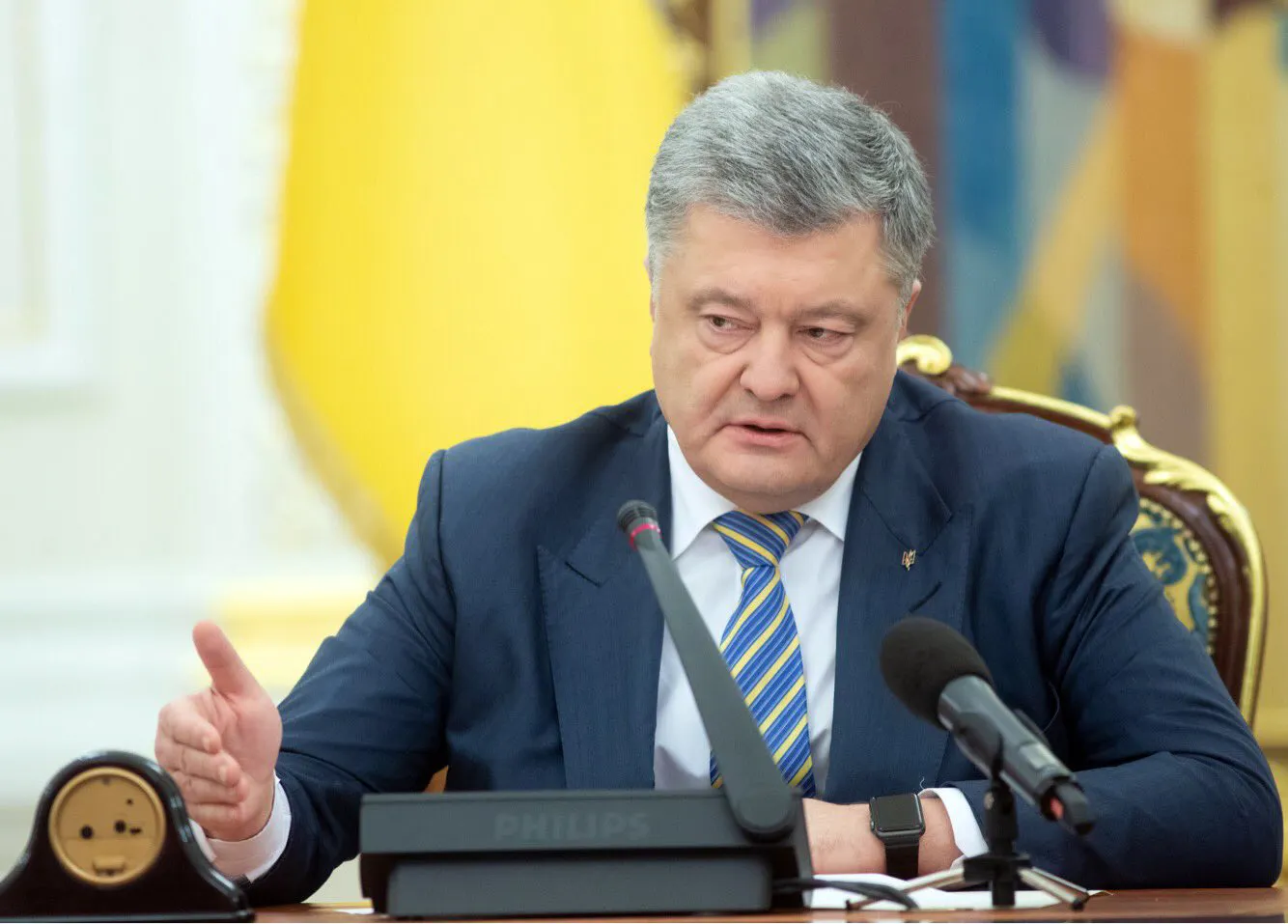Petro Poroshenko meets with Ukraine’s National Security Council in Kiev on Nov. 26