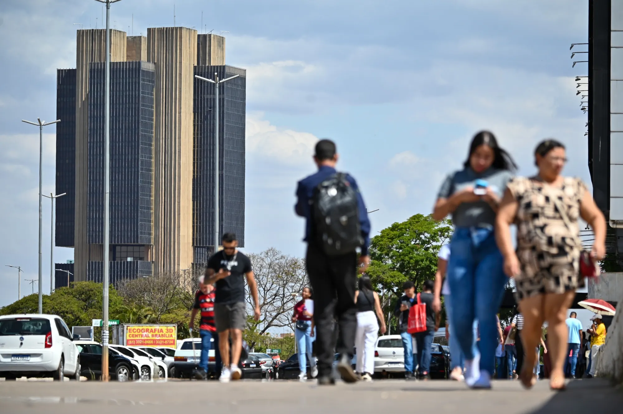ブラジル中銀､政策金利15％に据え置き－現行水準の長期化を示唆 - Bloomberg