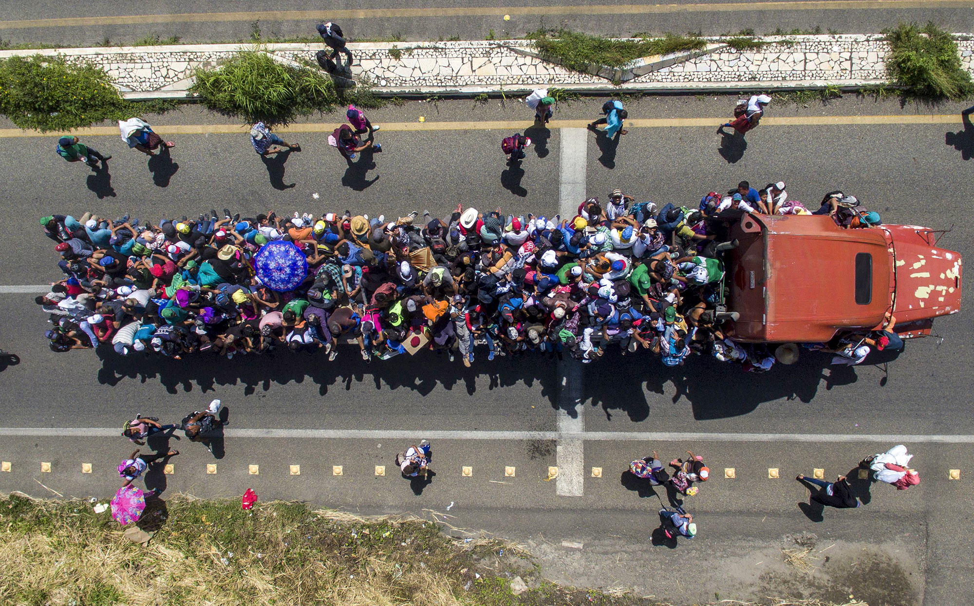 Migrants&nbsp;take part in a caravan&nbsp;on the outskirts of Tapachula, on their way to Huixtla, Chiapas state, Mexico, on Oct.&nbsp;22, 2018.