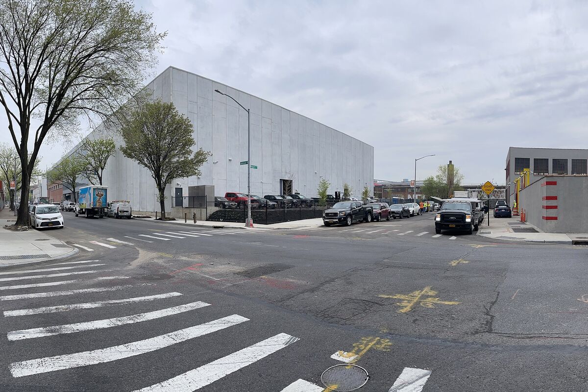 Betting Big on Brooklyn, Netflix Opens First New York Studio