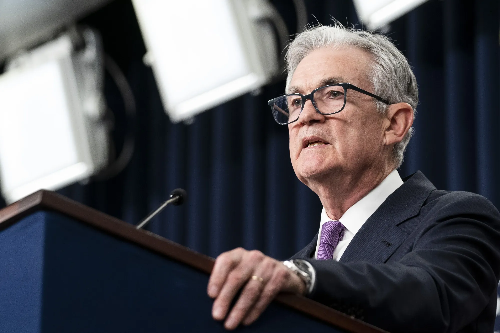 Fed Focused on Good Job Market for Sustained Period, Powell Says - Bloomberg