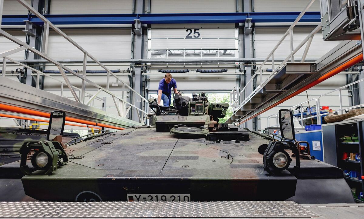 Defense Companies Are Luring Germany’s Struggling Autoworkers