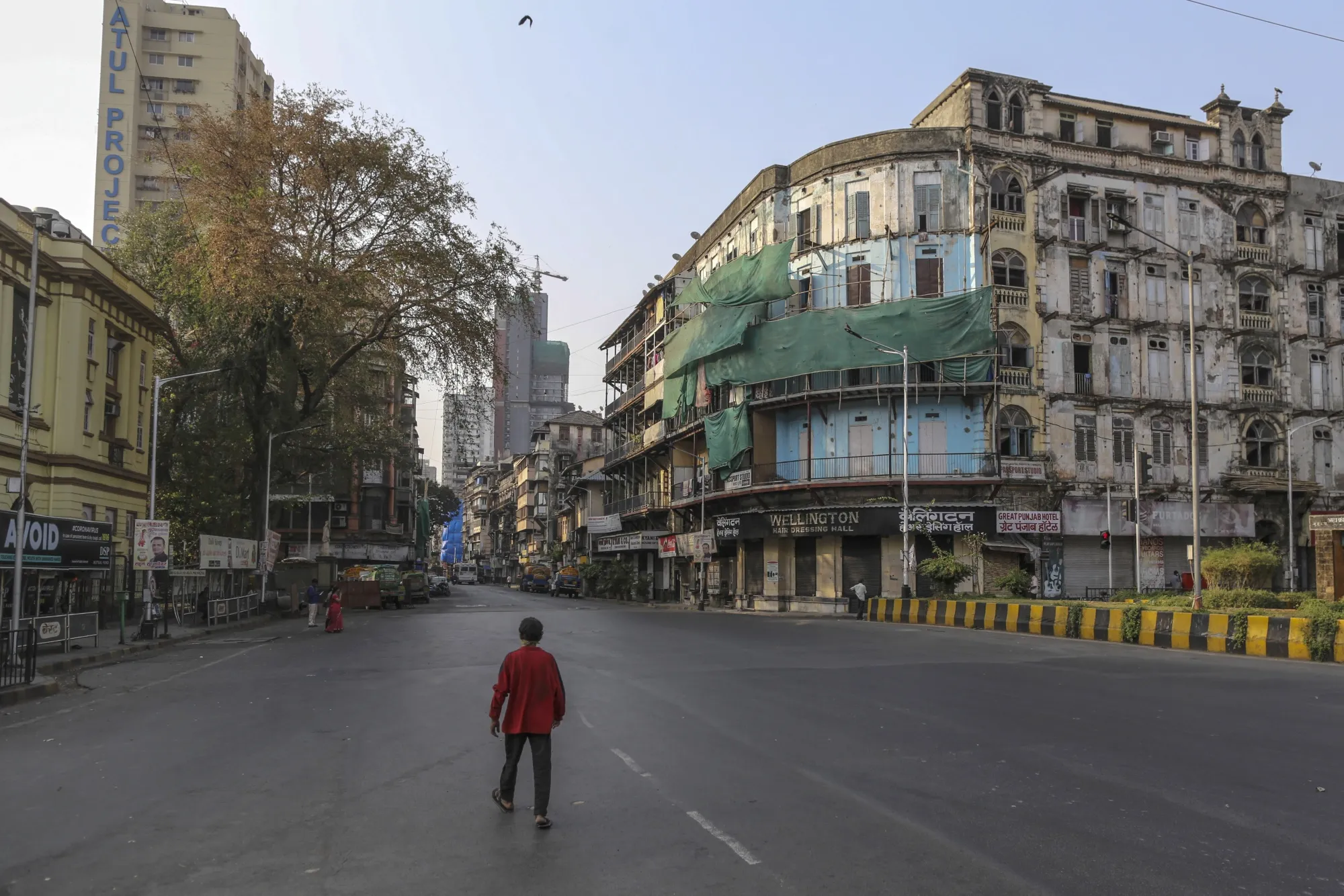 Modi Announces 21-Day National Lockdown as India Battles Virus