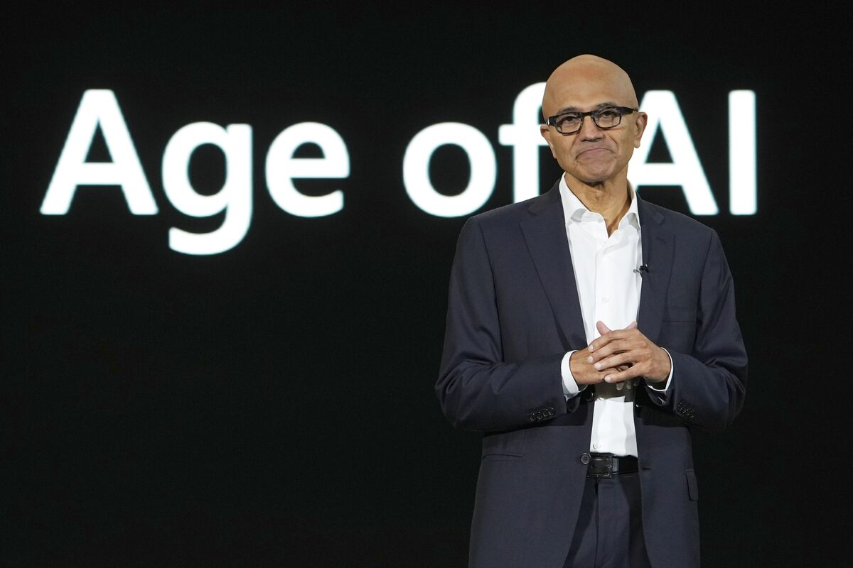 Microsoft Rewarded by Investors for Pledging to Keep the Cash Flowing