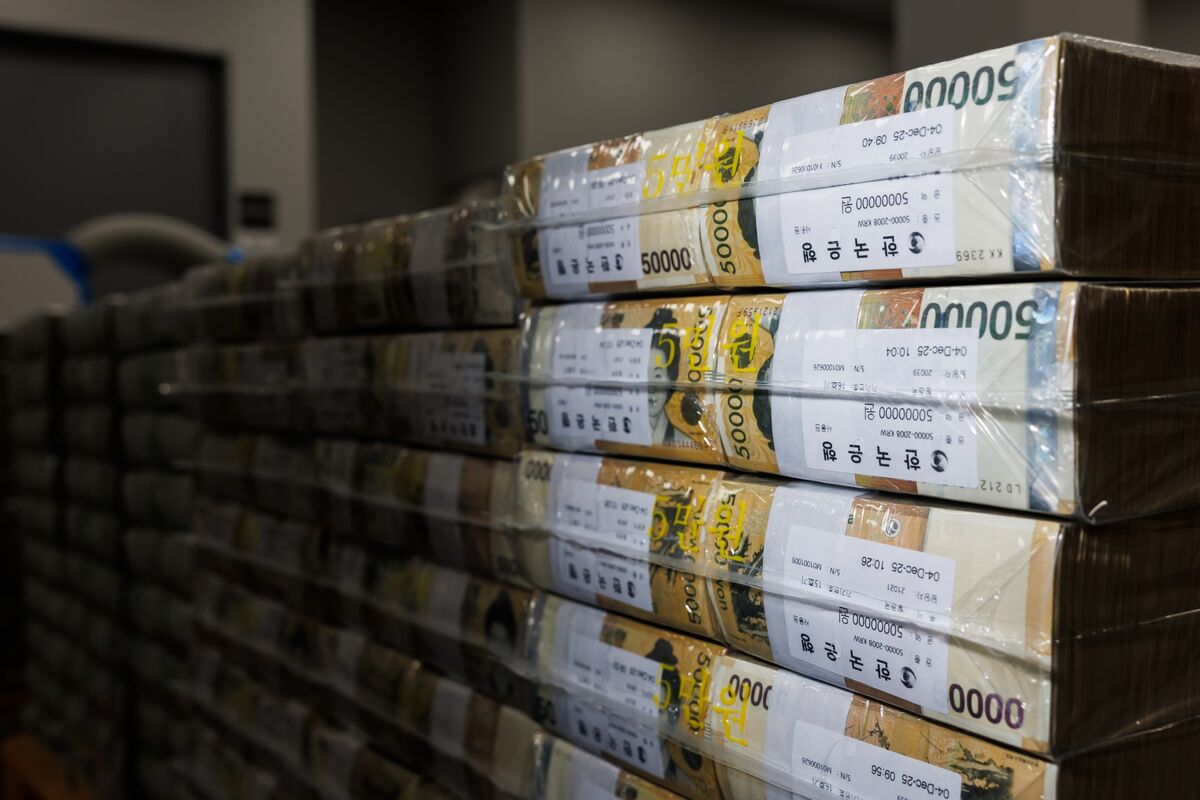 bloomberg.com - Malavika Kaur Makol - Emerging Market Stocks, Currencies Gain on Iran Ceasefire Report