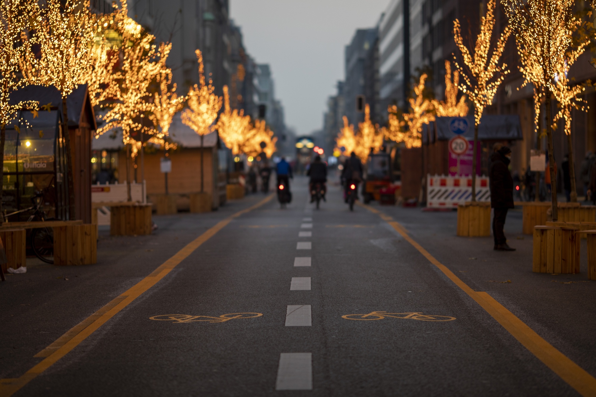 Activists to demand keeping bicycle lanes on Čaka Street / Article