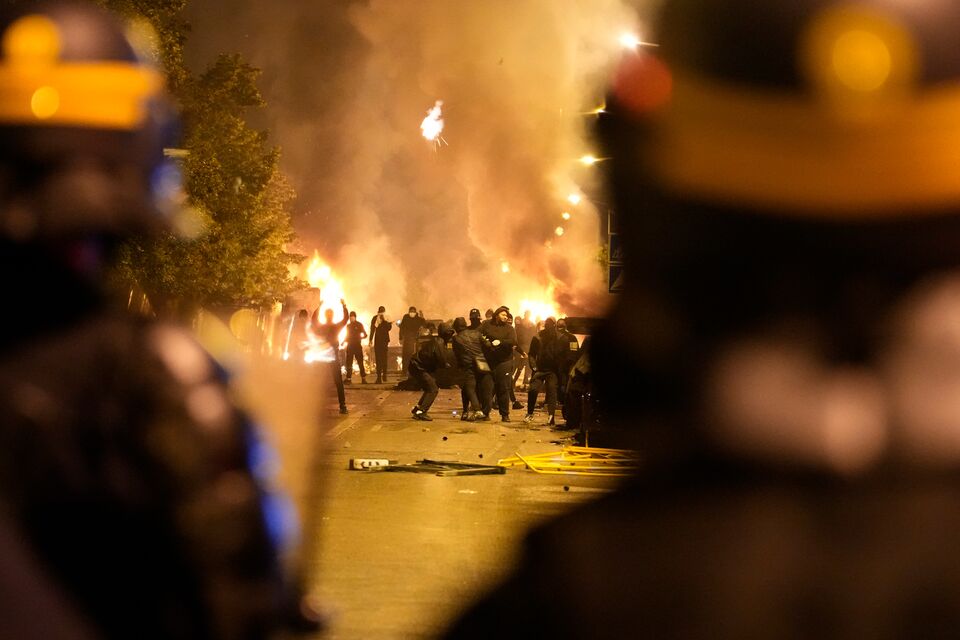 Riots in France Expose Decades of Failure in Tinderbox Suburbs - Bloomberg