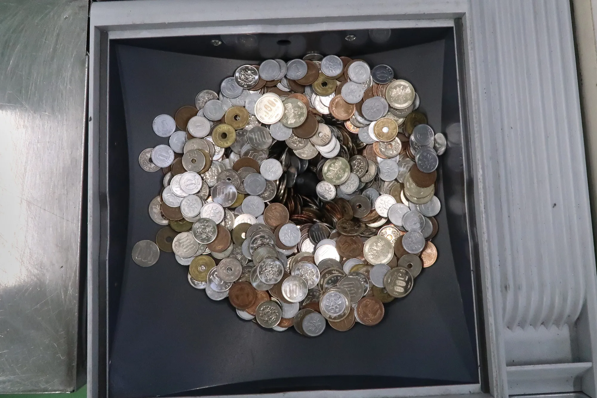 人知れず花咲く「現金ビジネス」－警備輸送会社が今日も全国を奔走中 - Bloomberg