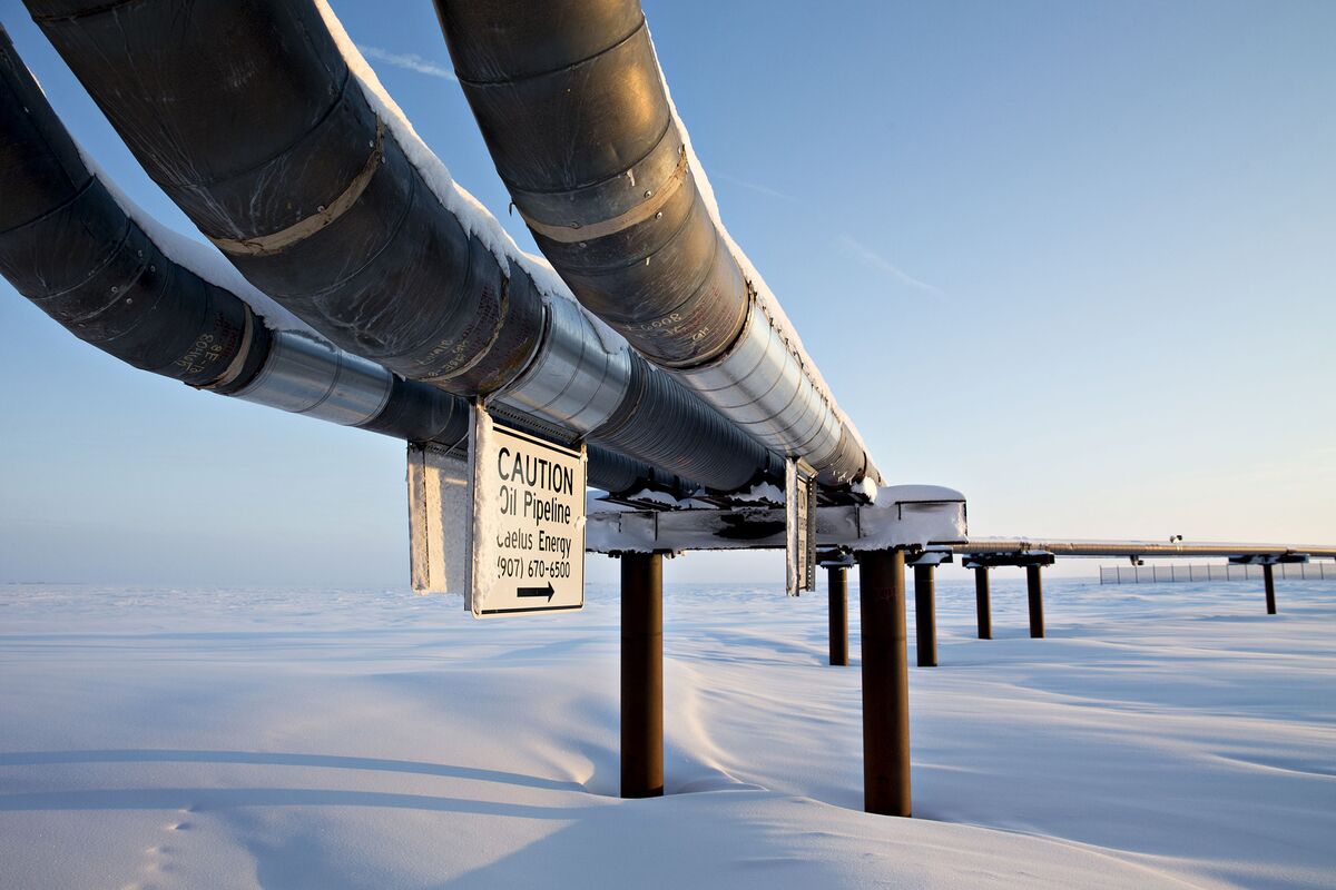 Pipeline Built to Survive Extremes Can't Bear Slow Oil Flow