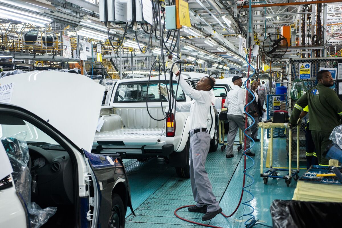 South Africa Electric-Car Industry Should be Ramped up, Nissan Africa Head Says - Bloomberg
