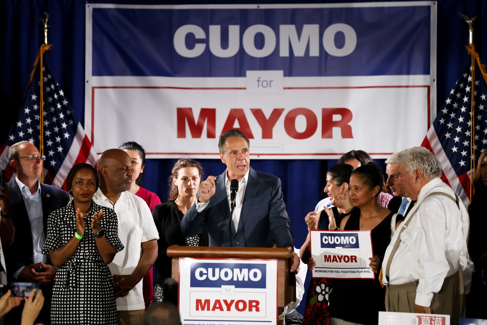 Andrew Cuomo Plans to Stay in NYC Mayoral Race as Independent - Bloomberg