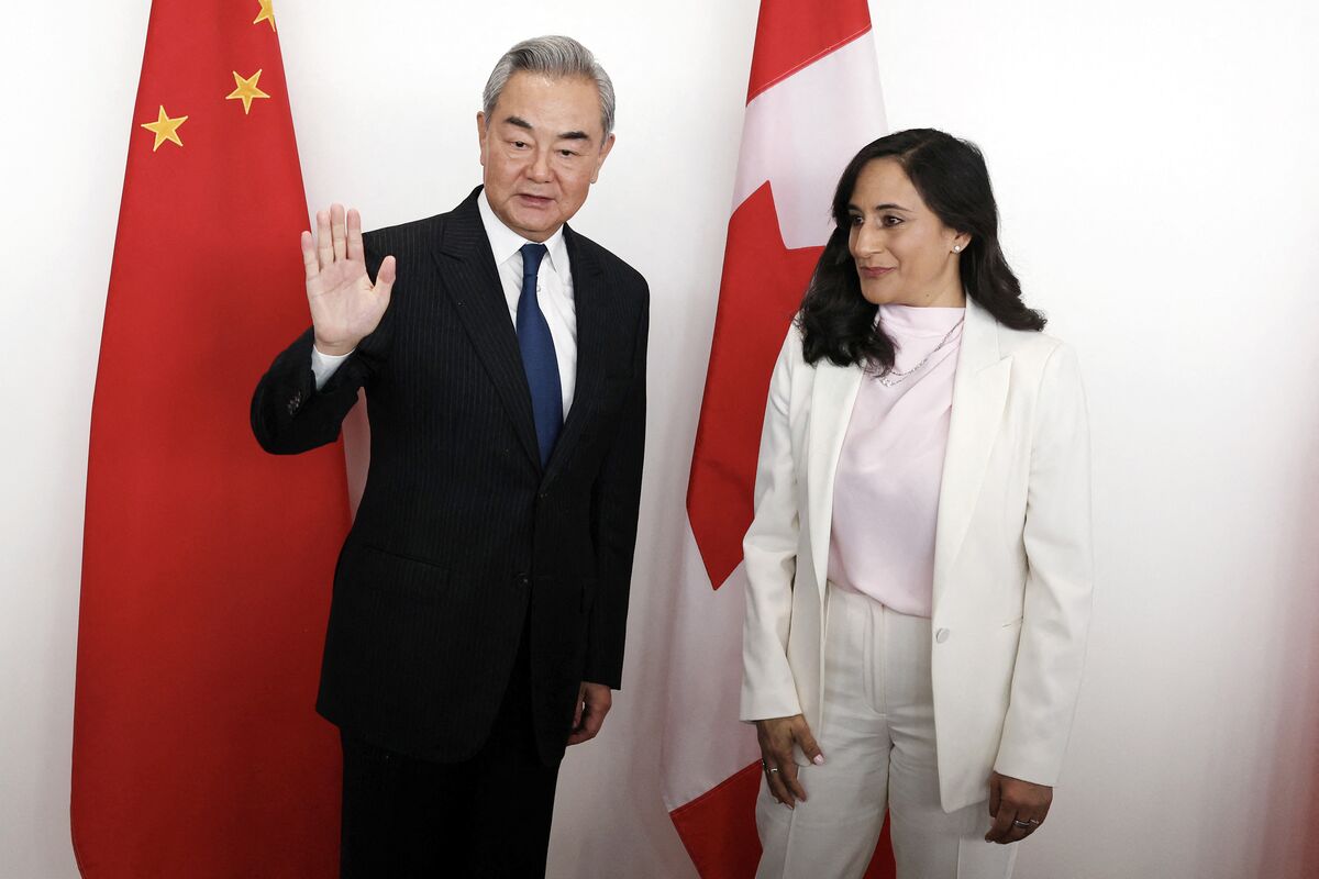 Canada Aims to Boost China Trade as Wang Makes First Visit in Decade