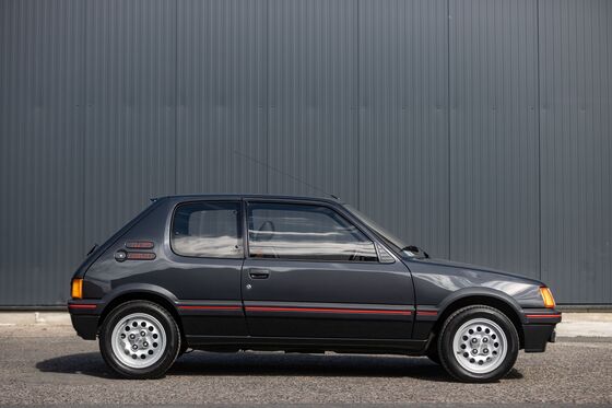 Check Out This Funny Little French Car Auction Starting This Week