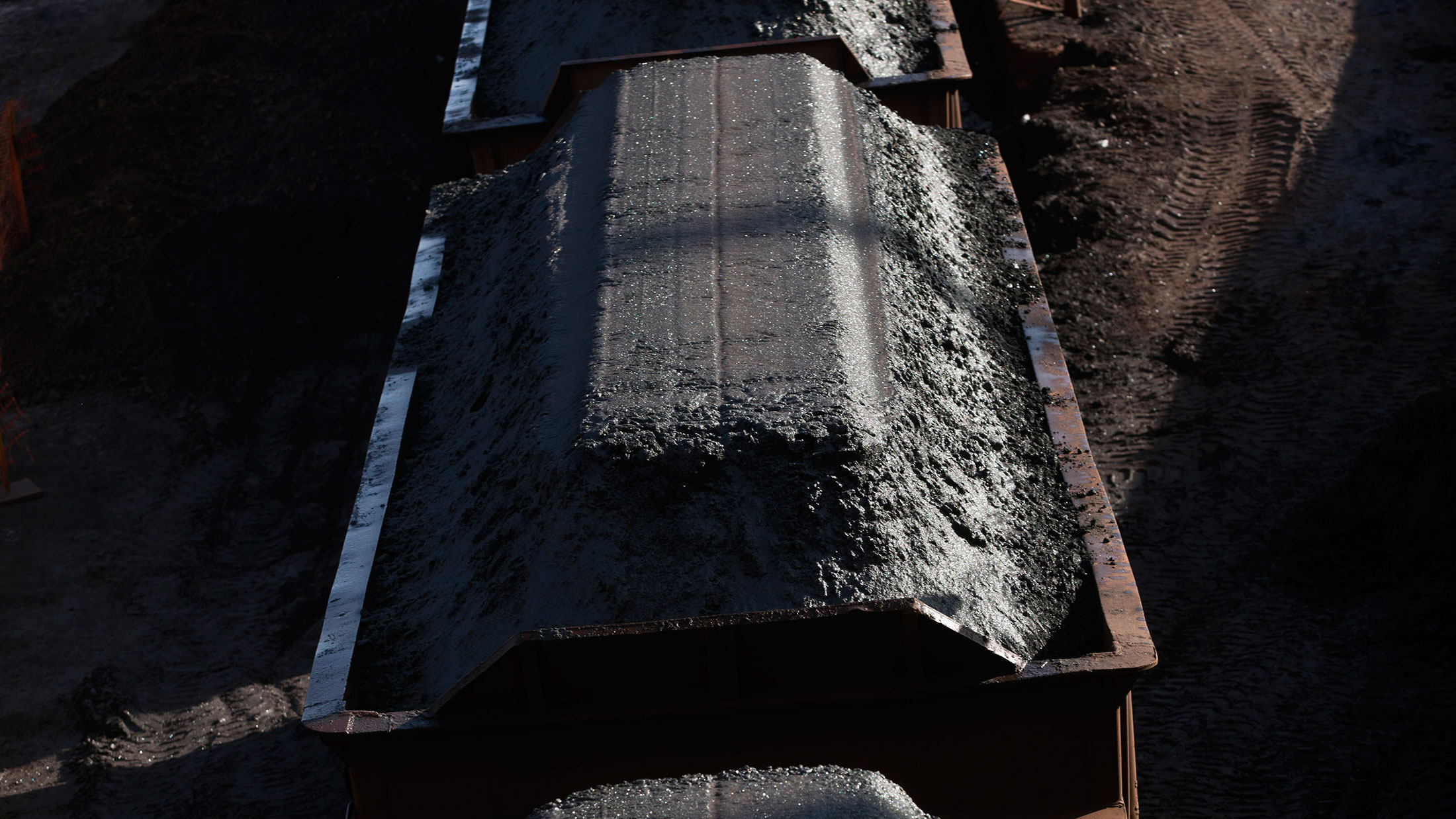 World’s Top IronOre Miner Swells Output Even as Prices Drop Bloomberg