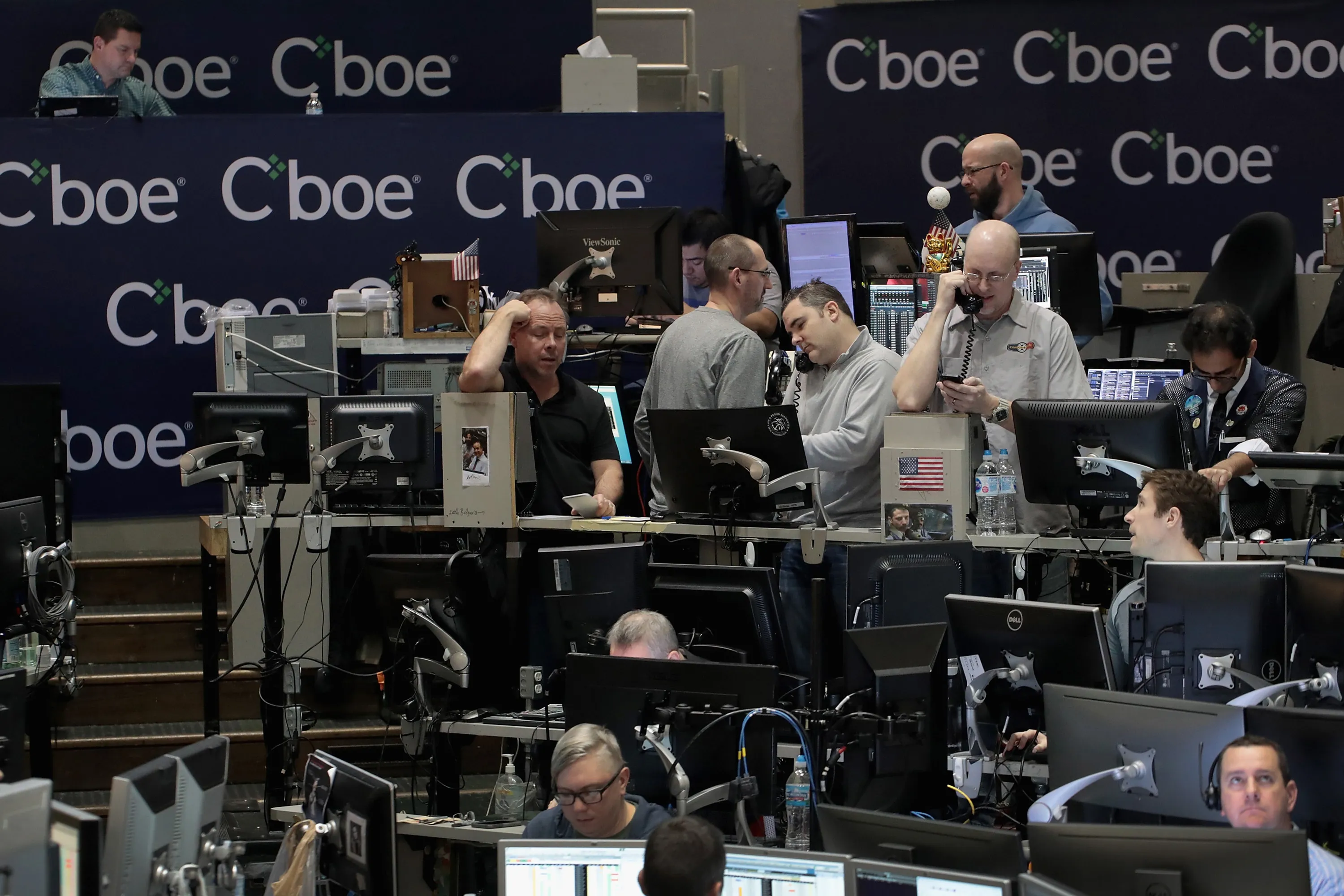 Traders trade VIX contracts at the Cboe Global Markets exchange&nbsp;in Chicago, Illinois.&nbsp;