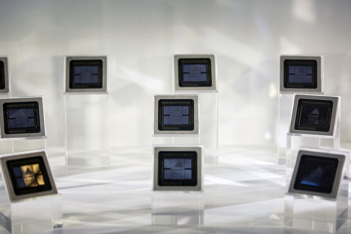 Trump to Roll Back Biden AI Chip Export Curbs