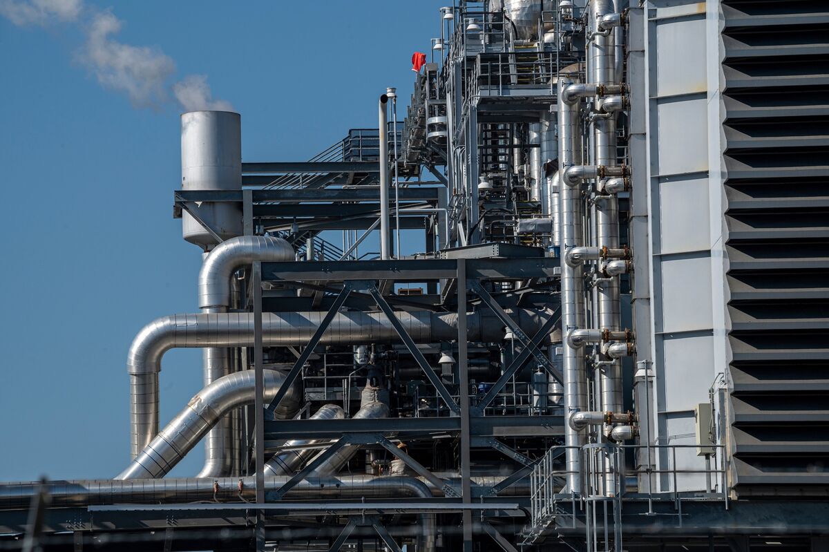 Cost to Build a Natural Gas-Fired Power Plant Surges 66%, BNEF Says