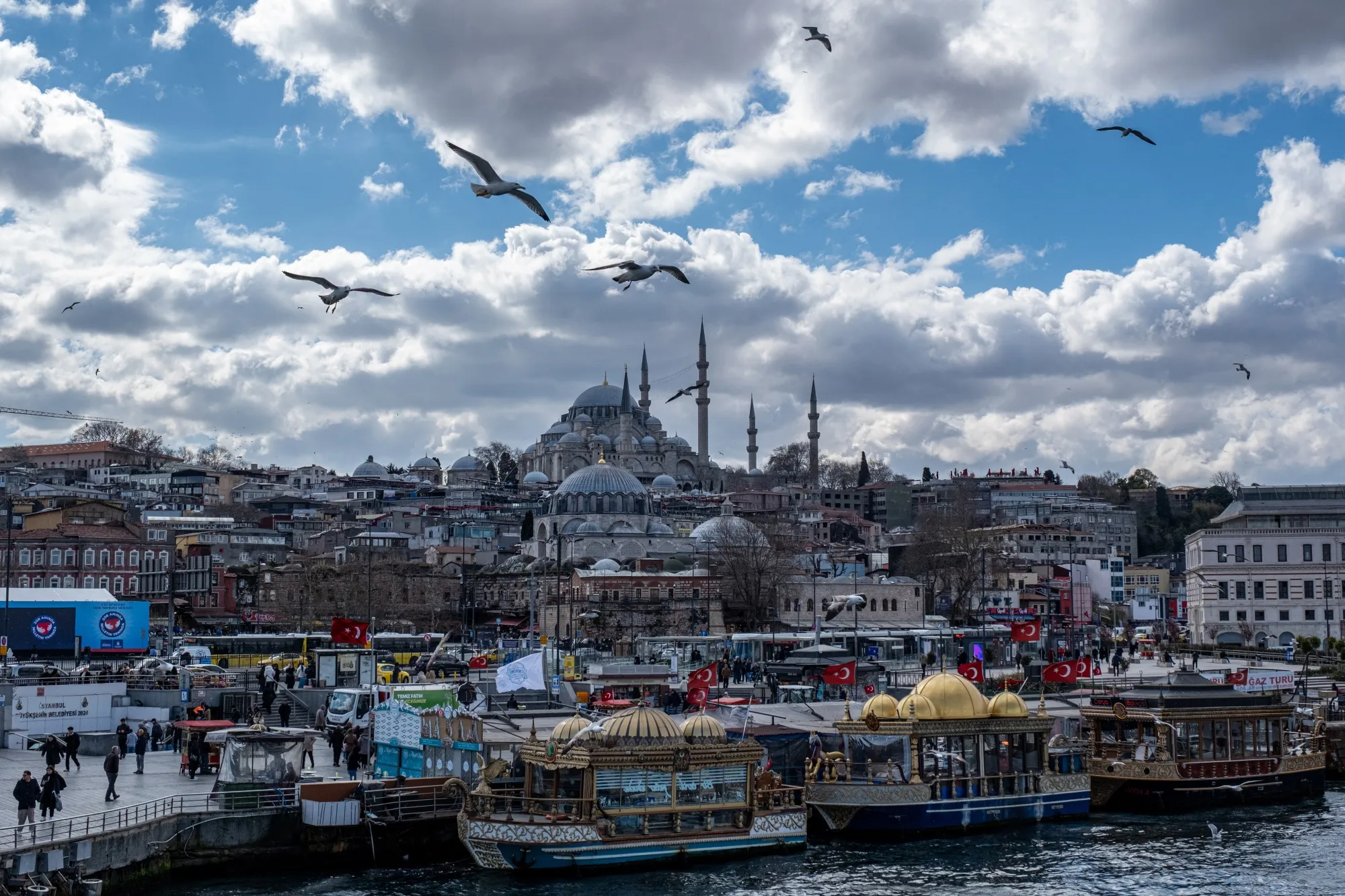 Foreign investors sold a net $4.85 billion worth of Turkish domestic bonds in the three weeks through April 4, according to central bank data.