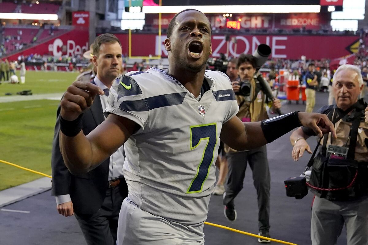 Seahawks Win 4th Straight, Beat Struggling Cardinals 31-21 - Bloomberg