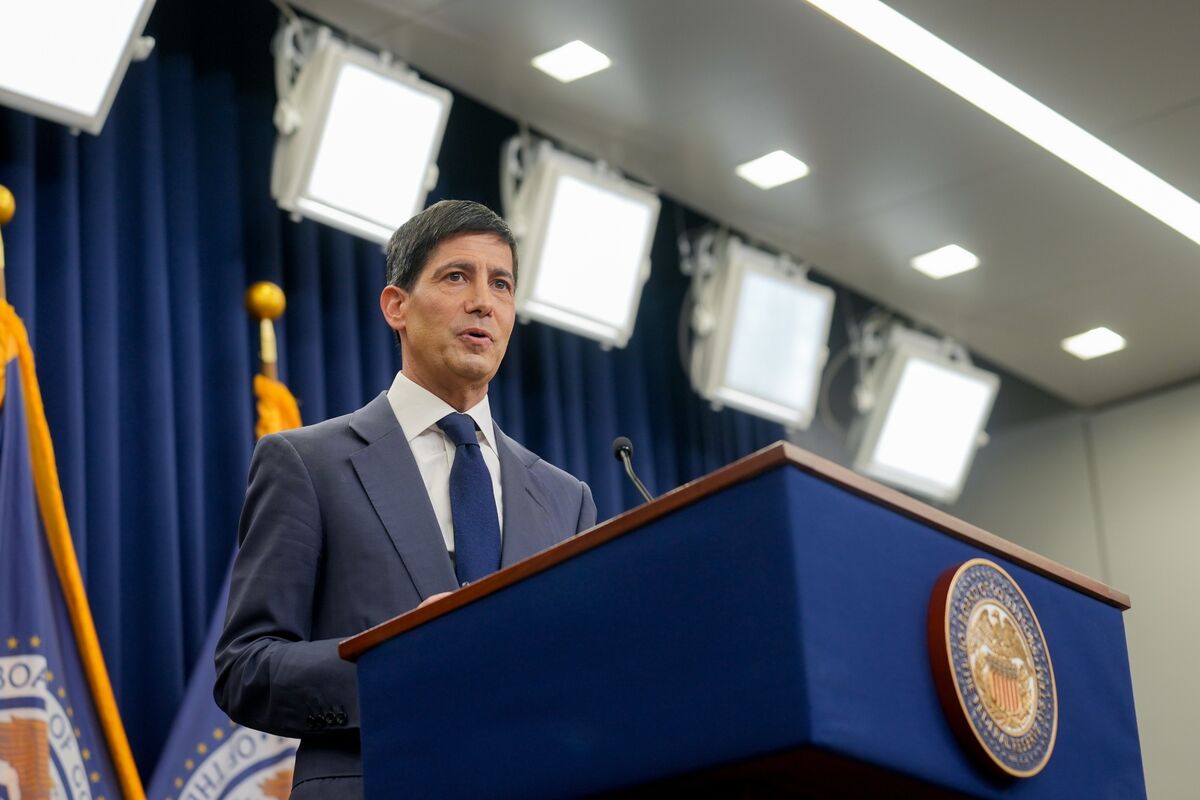 Warsh crea grupos para redefinir la política de la Fed