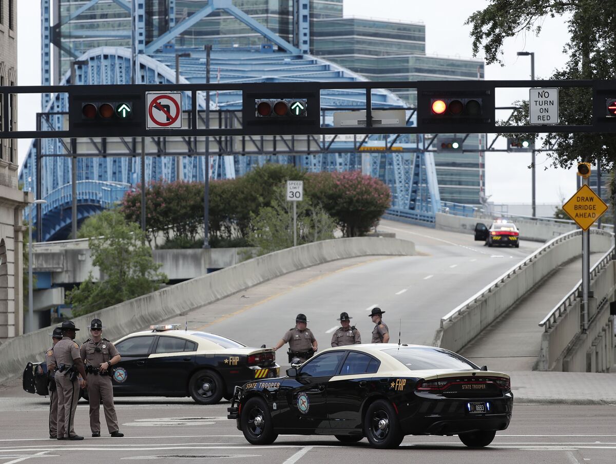 The Latest: FBI Enters Home of Baltimore Man After Shooting - Bloomberg