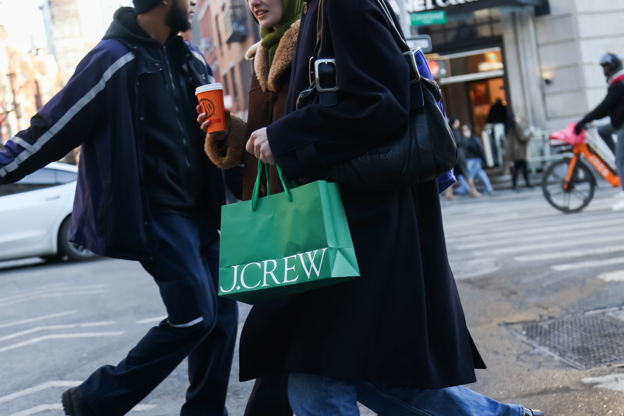 Shoppers in New York. Photographer: Michael Nagle/Bloomberg