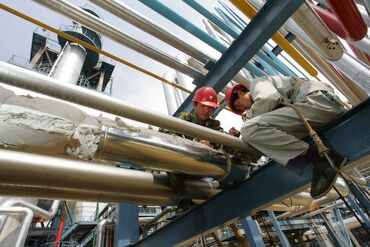 Beijing Tells China Firms to Ignore US Sanctions on Refiners
