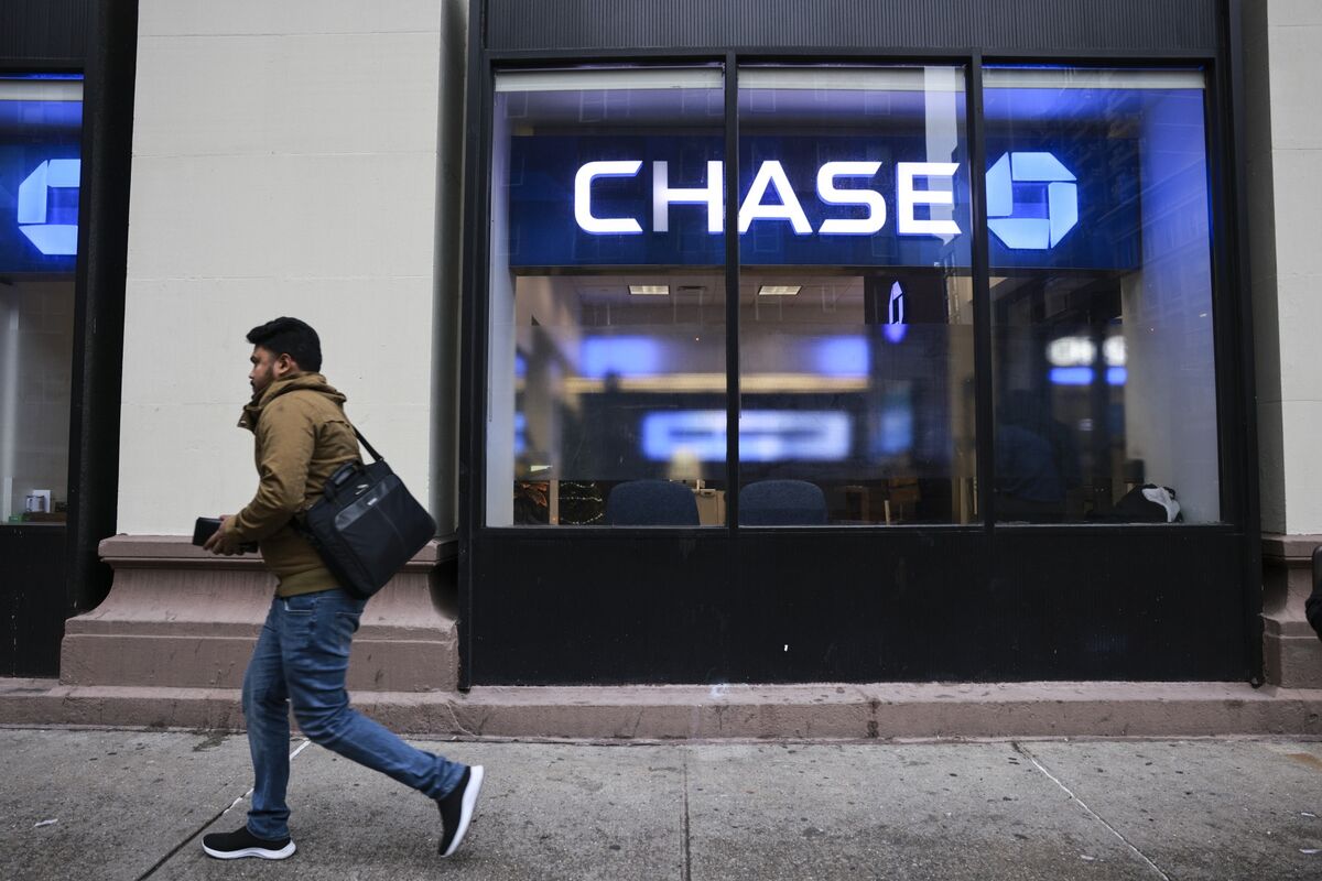 Plans to Open More Than 500 Chase Branches, Hire 3,500 Bloomberg