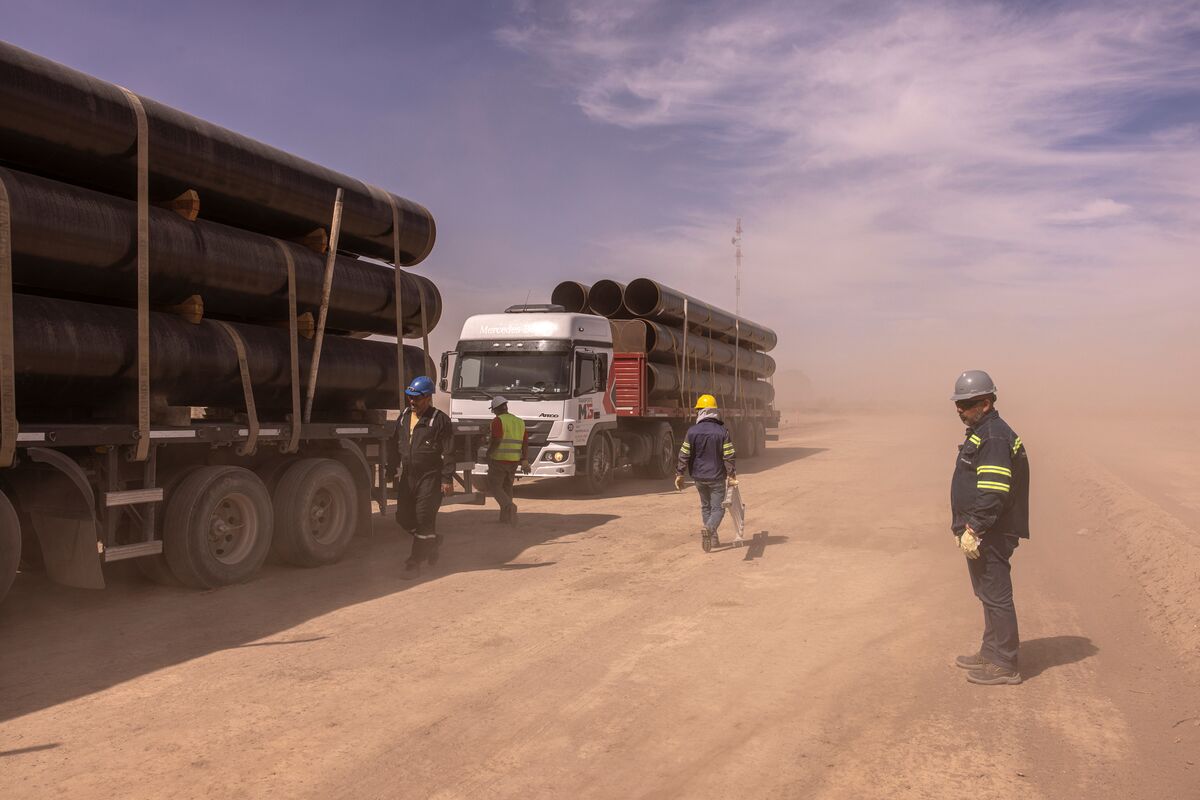 Patria, Eaton Vance Among Investors in Argentina Pipeline Loan Patria, Eaton Vance Among Investors in Argentina Pipeline Loan
