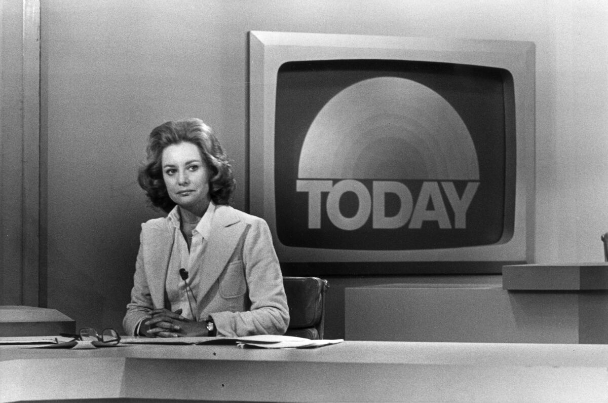 Barbara Walters, Doyenne of Celebrity Interviewers, Dies at 93 thumbnail