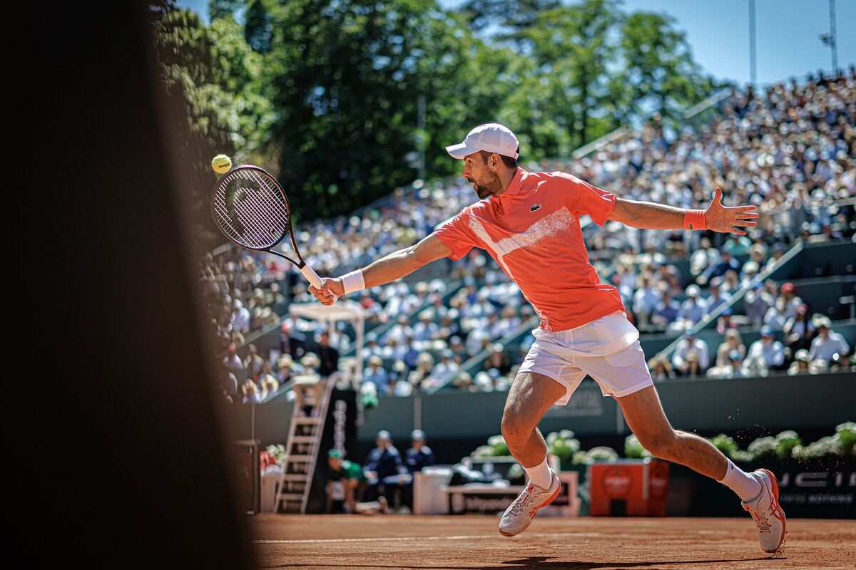🟪"Novak Djokovic conquista il suo 100° titolo in carriera all'Open di Ginevra"