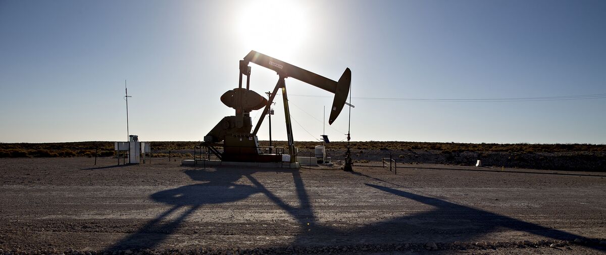 bloomberg.com - Alex Longley - Oil Traders Staying Away From Market With Prices Going Nowhere