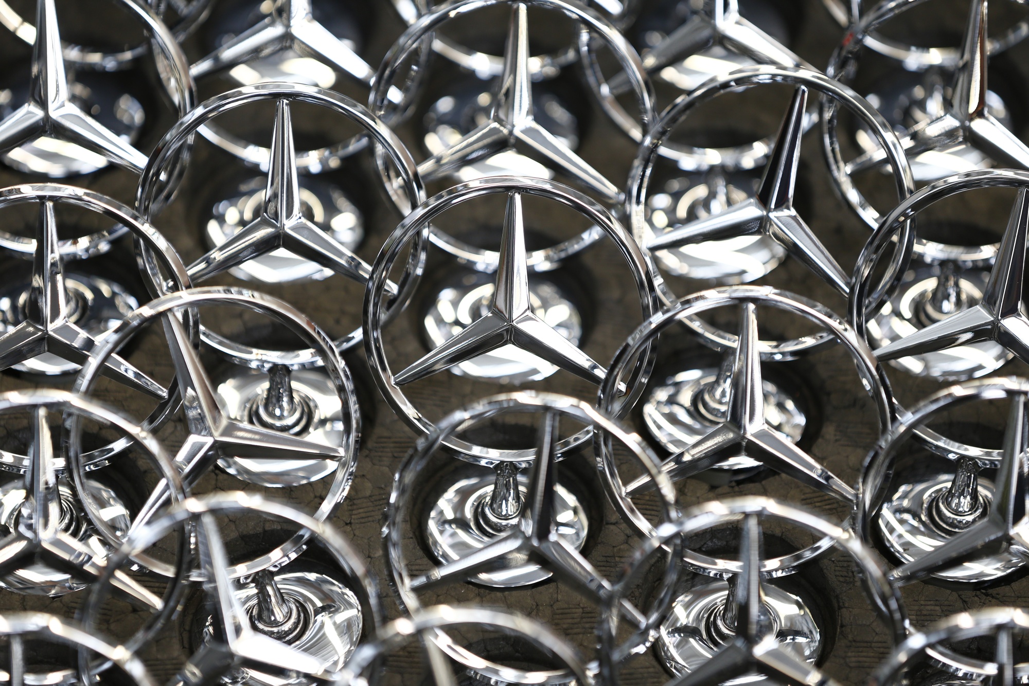 Daimler AG Reboots Mercedes-Benz S-Class Luxury Auto Assembly 