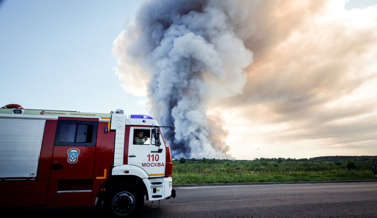 bloomberg.com - Ukraine Hammers Putin's Economy With Strikes on Giant Warehouses