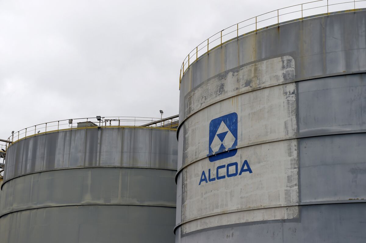 Alcoa (AA), Emirates Global Aluminium Sign EightYear Alumina Supply