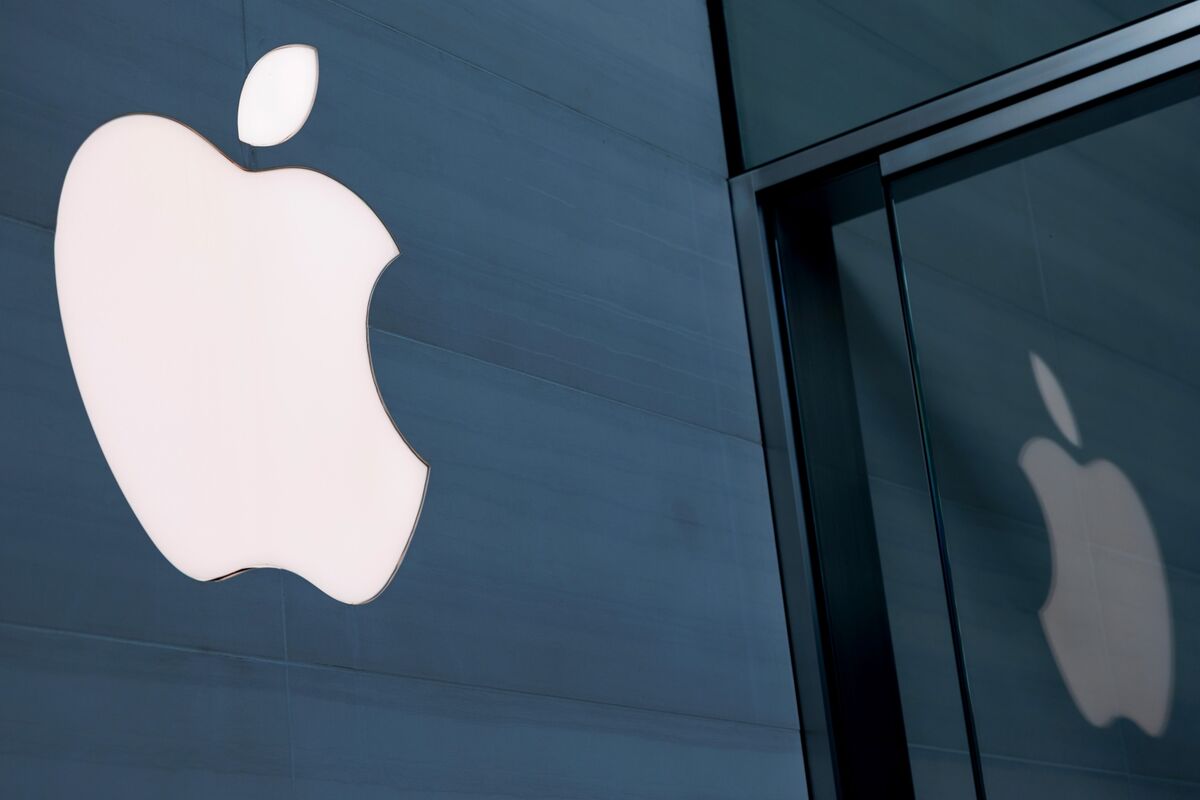 Sources: Apple has developed an internal ChatGPT-like iPhone app, code-named Veritas, to help test and prepare for a major Siri overhaul next year
