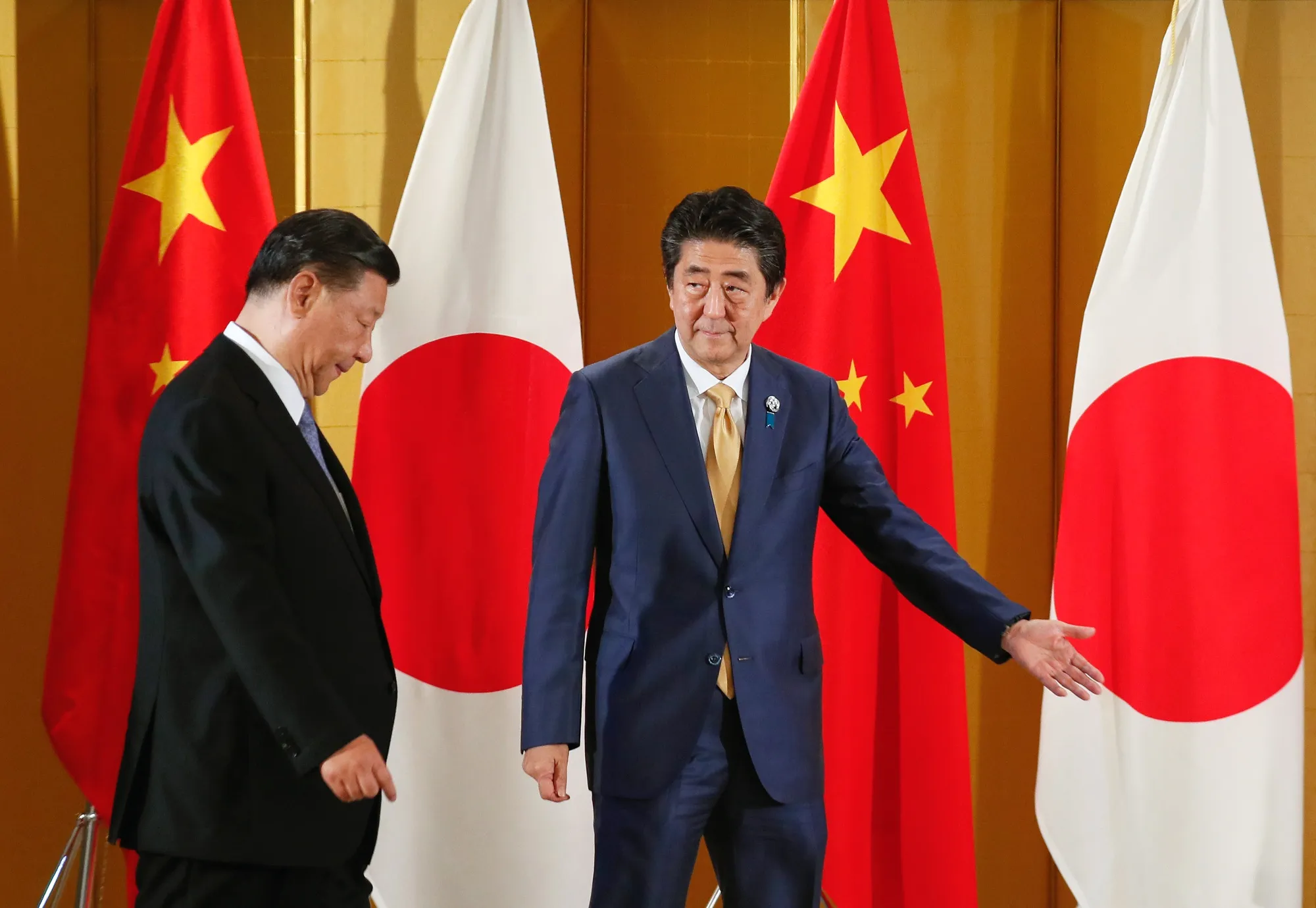 Shinzo Abe,&nbsp;right, and Xi Jinping in Japan in June 2019.