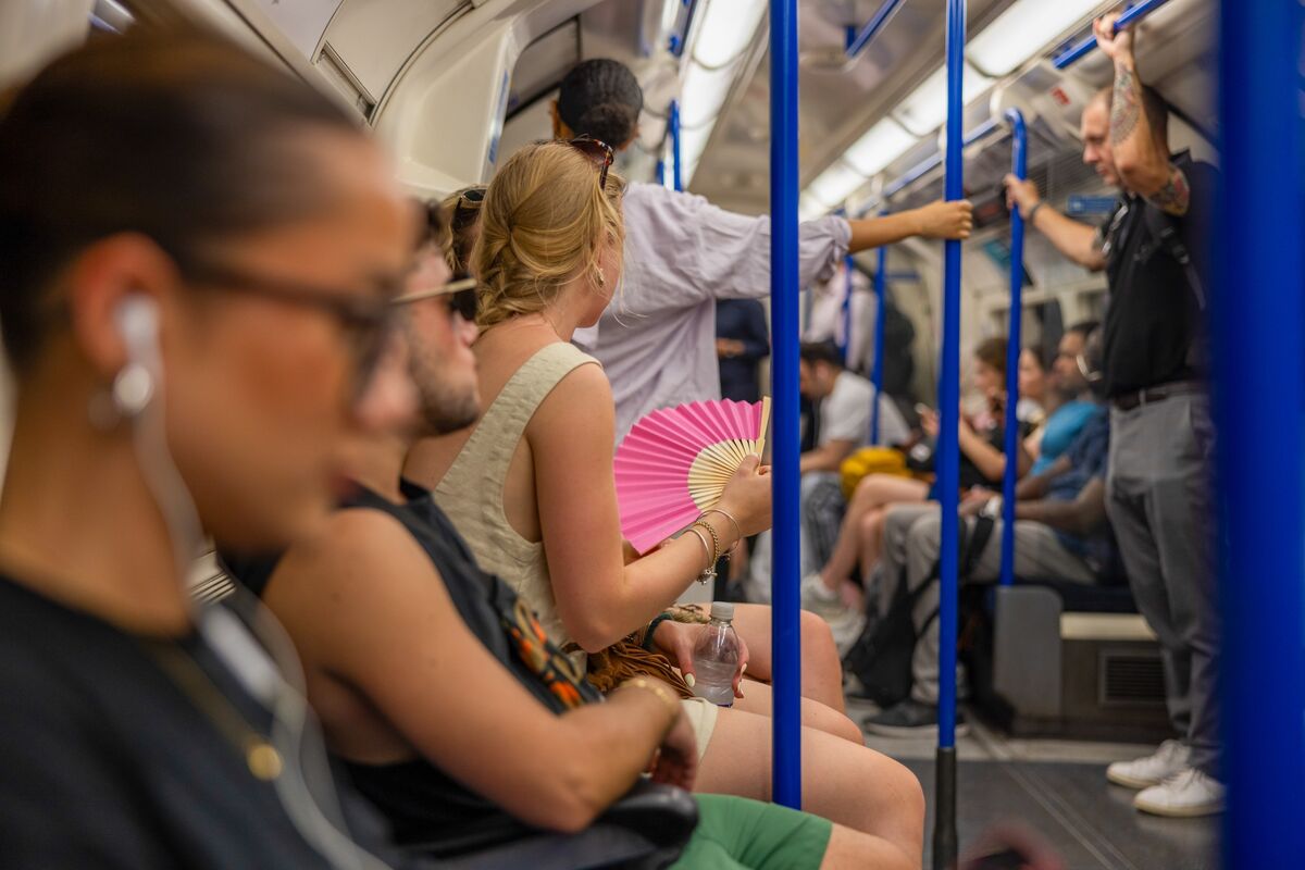 London’s Hot Summer Prompts JPMorgan to Ease Strict WFH Rules