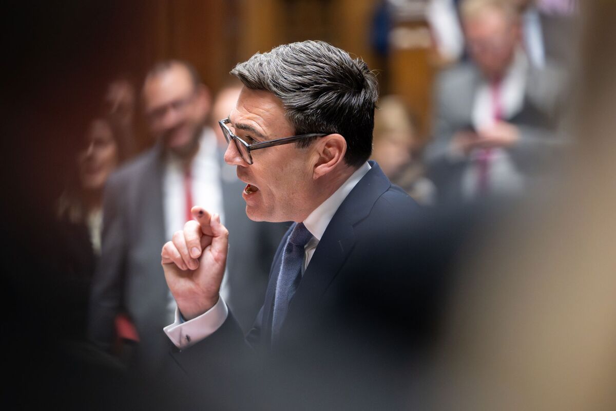 Bond-Yield Bounce Leaves Britain’s Burnham in a Bind